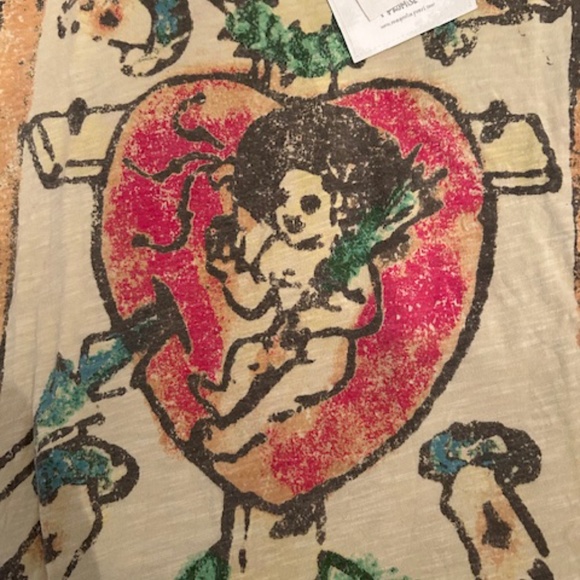 Magnolia Pearl Graphic Heart Top - Picture 5 of 9